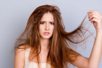 Kadınlarda saç dökülmesini tetikleyen faktörler 