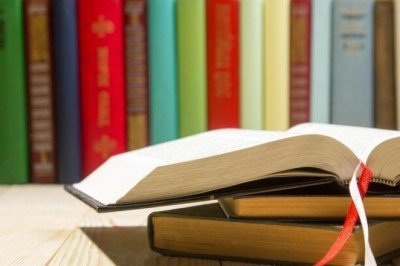 Mum Dibine Işık Vermez Atasözünün Anlamı Nedir? Kısaca Açıklaması Ve Örnek Cümle…