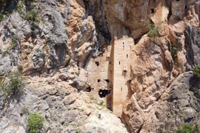 Torosların Sümelası olarak tabir edilen Sin Manastırı, keşfedilmeyi bekliyor