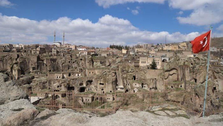 Açık hava müzesini andıran Manastır Vadisi ziyaretçilerini tarihte yolculuğa çıkarıyor