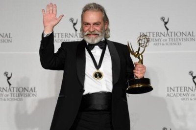 Haluk Bilginer Emmy Ödülleri'nde en iyi erkek oyuncu oldu