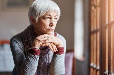 Kovid-19 salgını yaşlılarda depresyon sıklığını üç kat artırdı