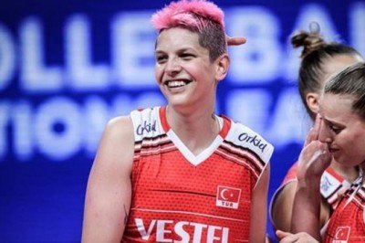 Pembe saçlı halini unutun! Ebrar'ın eski fotoğrafı büyük değişimi ortaya koydu