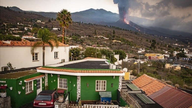 Cumbre Vieja Yanardağı'nın lavları La Palma Adası'ndaki riskleri artırıyor