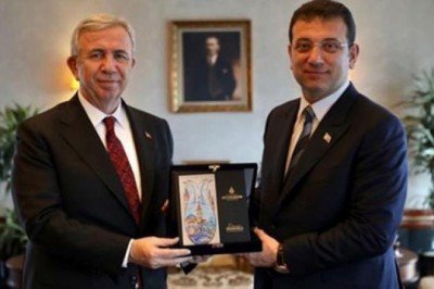 Mansur Yavaş, heyecanının kurbanı oldu! A Milli Takım paylaşımı sosyal medyada gündem oldu