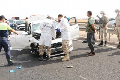 Seyir halindeki araç kurşun yağmuruna tutuldu! Baba yaşamını yitirdi, oğlu ağır yaralandı