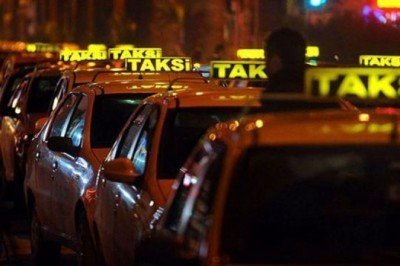 Taksici, Avrupa Yakası'na geçmek isteyen turistten 400 dolar vize parası aldı