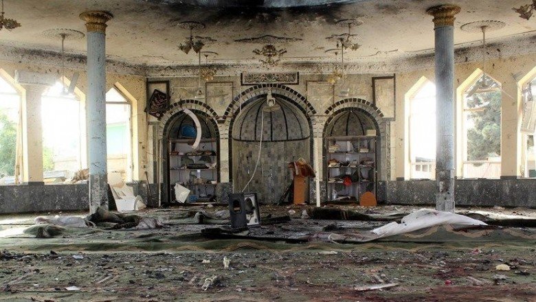 Afganistan'da camiye bombalı saldırı