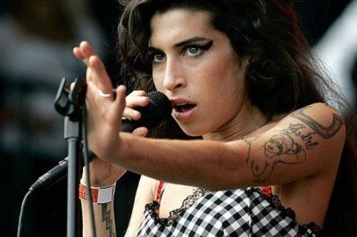 Amy Winehouse'un eşyaları açık artırmada