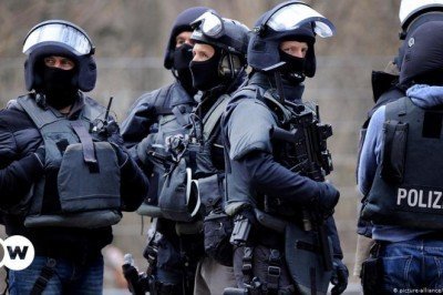 Aşırı sağcı polisler skandalında ara bilanço