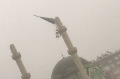 Aydın'da fırtına minareyi yıktı