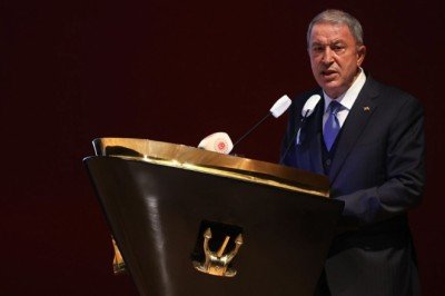 Bakan Akar'dan Yunanistan'a tepki