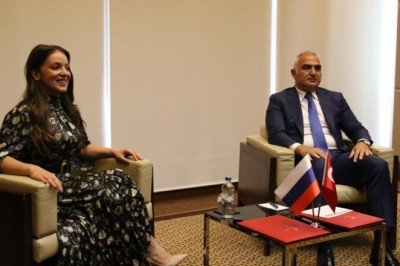 Bakan Ersoy: Yıl sonuna kadar 4 milyondan fazla Rus misafiri ağırlayacağız
