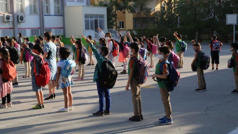 Bakan Özer: Okula devam oranı yüzde 95'in üzerinde