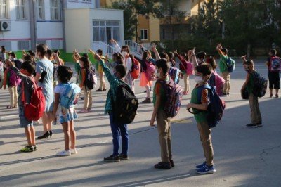 Bakan Özer: Okula devam oranı yüzde 95'in üzerinde