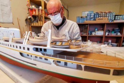 Çocukluk hayalindeki gemileri sanata dönüştürüyor