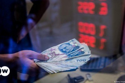 Dolar sürpriz faiz indirimi ile rekor kırdı