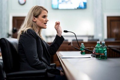 Facebook muhbiri yönetici: Hem gençlere hem demokrasiye zarar veriyor