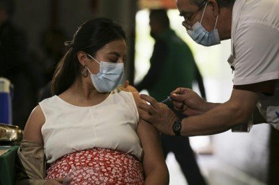 Hamileler ve emziren anneler koronavirüs aşısı olacak mı? Sağlık Bakanlığı Covid-19 aşı uygulama rehberi..