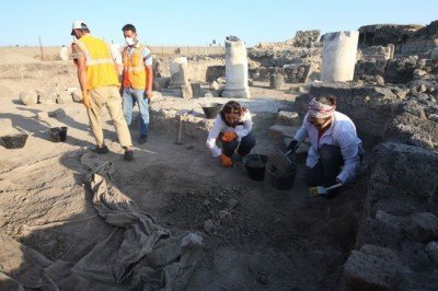 Hatay'da Epiphaneia Antik Kenti kazılarında tapınaktan dönüştürülmüş kilise bulundu