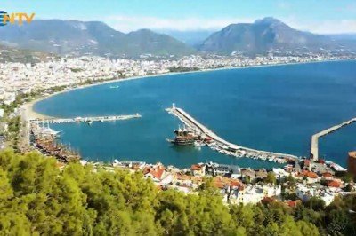‘Her Şehri Ünlülerle Geziyoruz’  tarihi ve doğal güzelliklerle çevrili Alanya’da