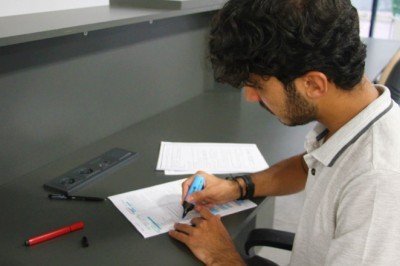 İnşaatında çalıştığı tıp fakültesinde öğrenci oldu