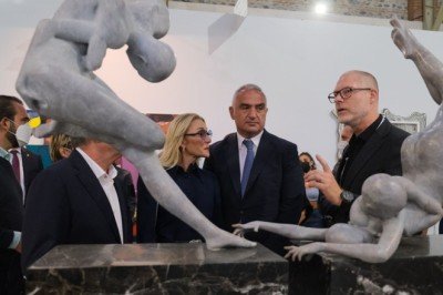 Kültür ve Turizm Bakanı Mehmet Nuri Ersoy'dan 
16. Contemporary İstanbul'a ziyaret