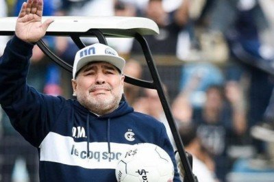 Maradona'ya çocuk istismarı suçlaması: Ailesinden tazminat talebi