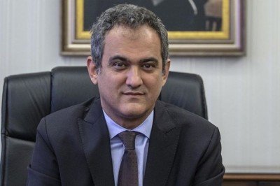 Milli Eğitim Bakanı Özer yüz yüze eğitimde ilk haftayı değerlendirdi