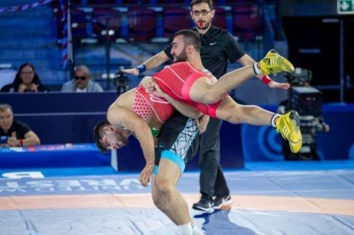 Milli güreşçi Burhan Akbudak, Dünya Şampiyonası'nda finale yükseldi