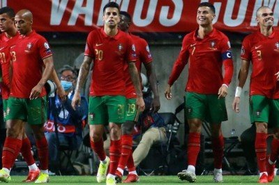 Ronaldo coştu, Portekiz farka koştu
