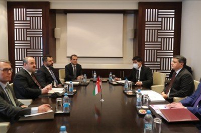 Türkiye ile Tacikistan arasındaki ekonomik ilişkiler derinleşiyor