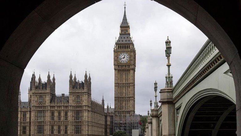 Türkiye'de aşı yaptıranlar, İngiltere'de ev karantinasından muaf olacak