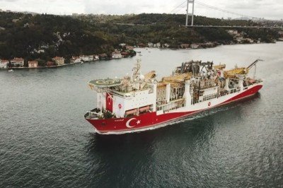 Yavuz sondaj gemisi Karadeniz'e açıldı