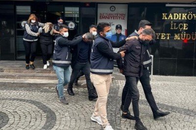 Kadıköy'de 20 yıl sonra gelen töre cinayeti şüphelisi ile babası tutuklandı