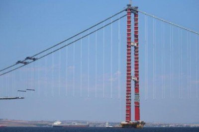 1915 Çanakkale Köprüsü'nde geçiş yolunun yarısından fazlası hazır