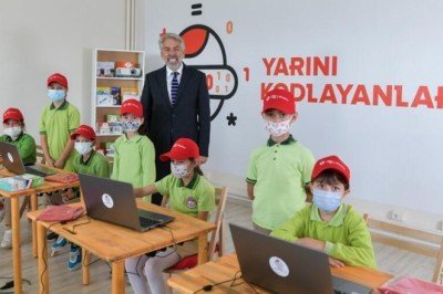 30 yeni teknoloji sınıfı kurup 6 bin çocuğa ulaşacak