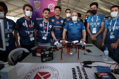 Bakan Varank'tan TEKNOFEST'te yarışan takımlara ziyaret