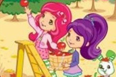 Çilek Kız Öykü Kitabı - Elma Bahçesinde Bir Gün