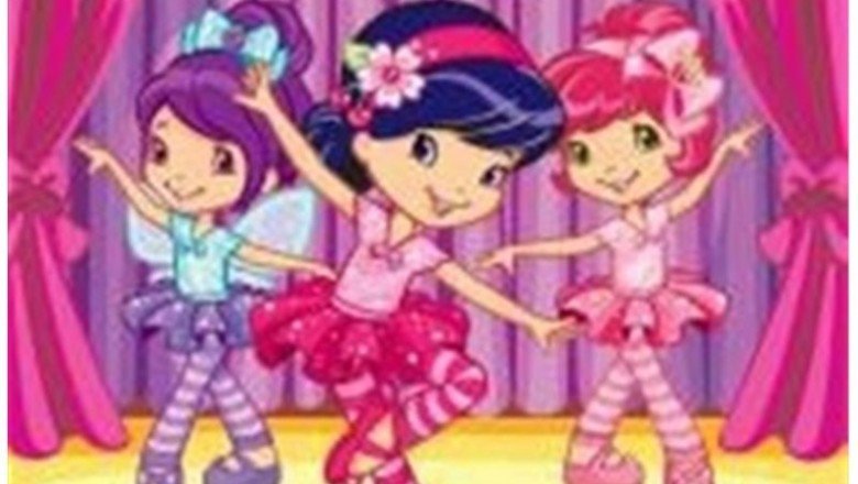 Çilek Kız Öykü Kitabı - Minicik Şehri Balesi