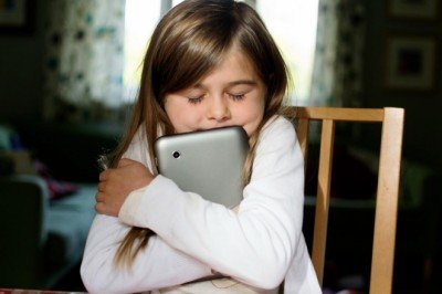 Eğitime 10 bin tablet desteği