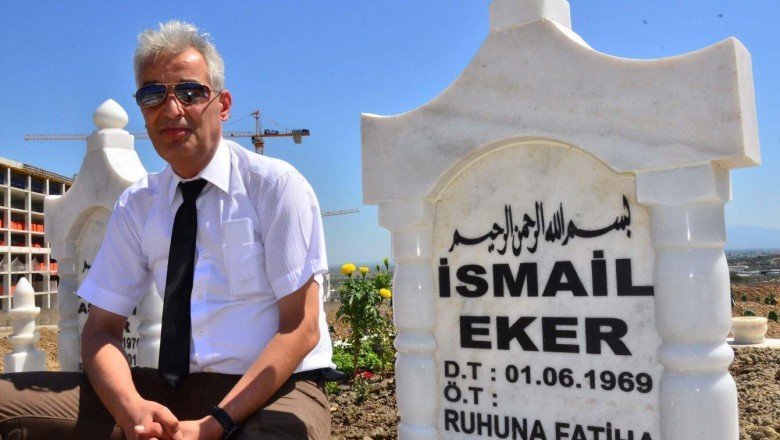 Eşinin yanına mezarını yaptırdı