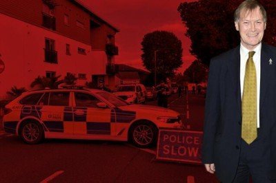 İngiltere'de büyük şok: Bıçaklı saldırıya uğrayan milletvekili hayatını kaybetti!