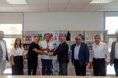 İzsiad’tan tebrik ziyareti