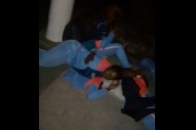 Kadın futbolcular otelden atıldı! Sokakta uyudu...