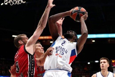 Olimpia Milano'ya mağlup olan Anadolu Efes 4'te 0 çekti