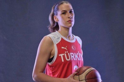 Sevgi Uzun'un hedefi WNBA'de oynamak