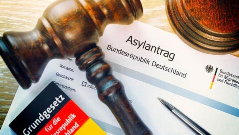 Almanya'ya 100 binden fazla iltica başvurusu