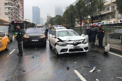 Beşiktaş'ta zincirleme kaza! 'Arabalar pert oldu'