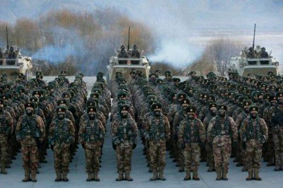 Dünya nefesini tuttu... Çin medyası tehdit etti ordu alarma geçti!